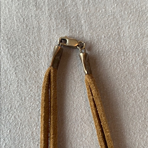 Leather and amber(?) necklace - Picture 3 of 3